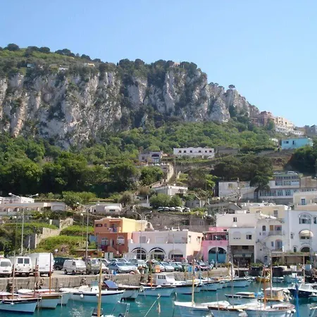 Fortino Oda ve Kahvaltı Capri